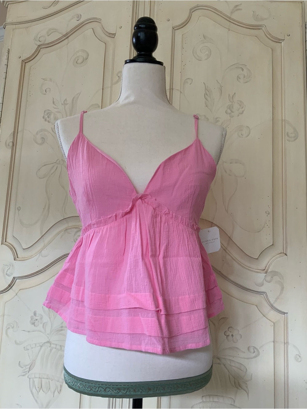 Altar’d State Pink Tiered Ruffle Spaghetti Strap Peplum NWT - Picture 2 of 7